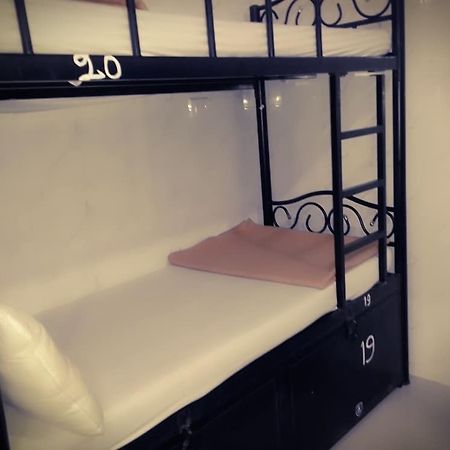 Star Dormitory Mumbai  Buitenkant foto