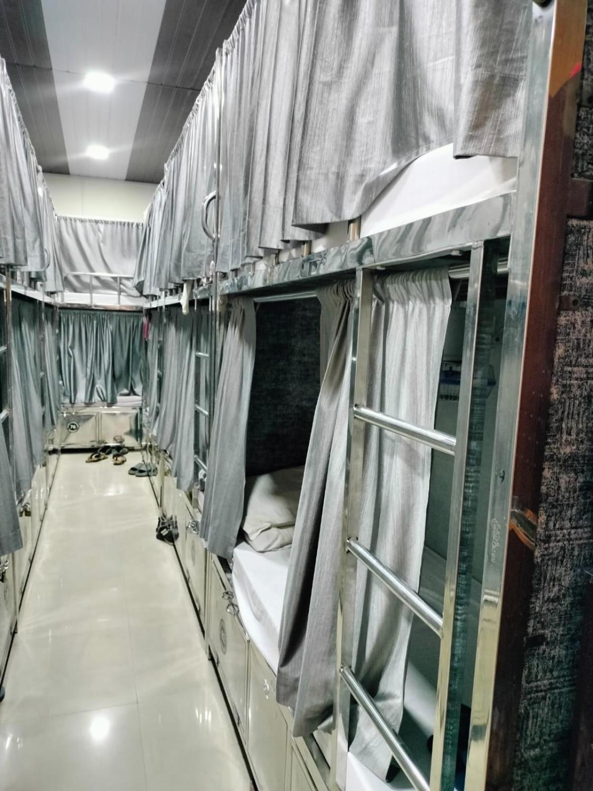 Star Dormitory Mumbai  Buitenkant foto