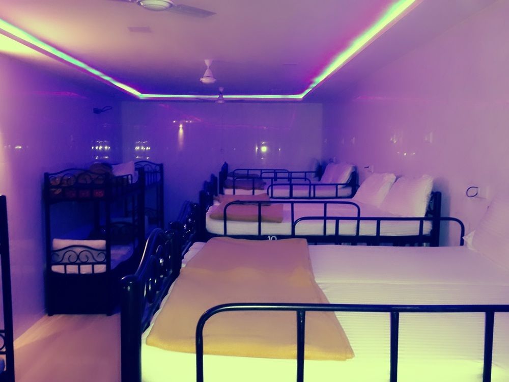 Star Dormitory Mumbai  Buitenkant foto