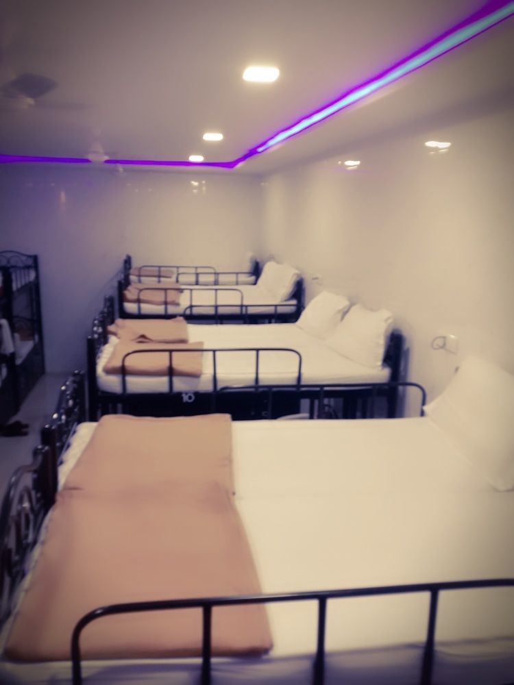 Star Dormitory Mumbai  Buitenkant foto