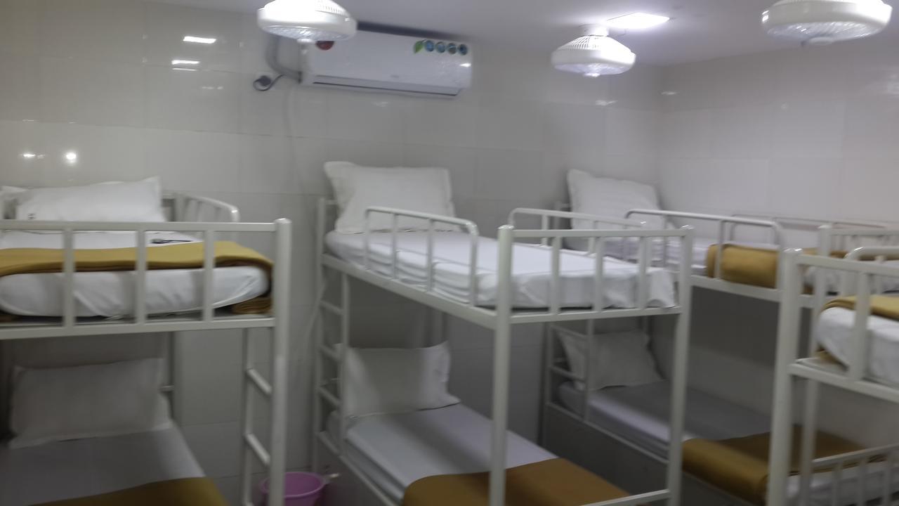 Star Dormitory Mumbai  Buitenkant foto