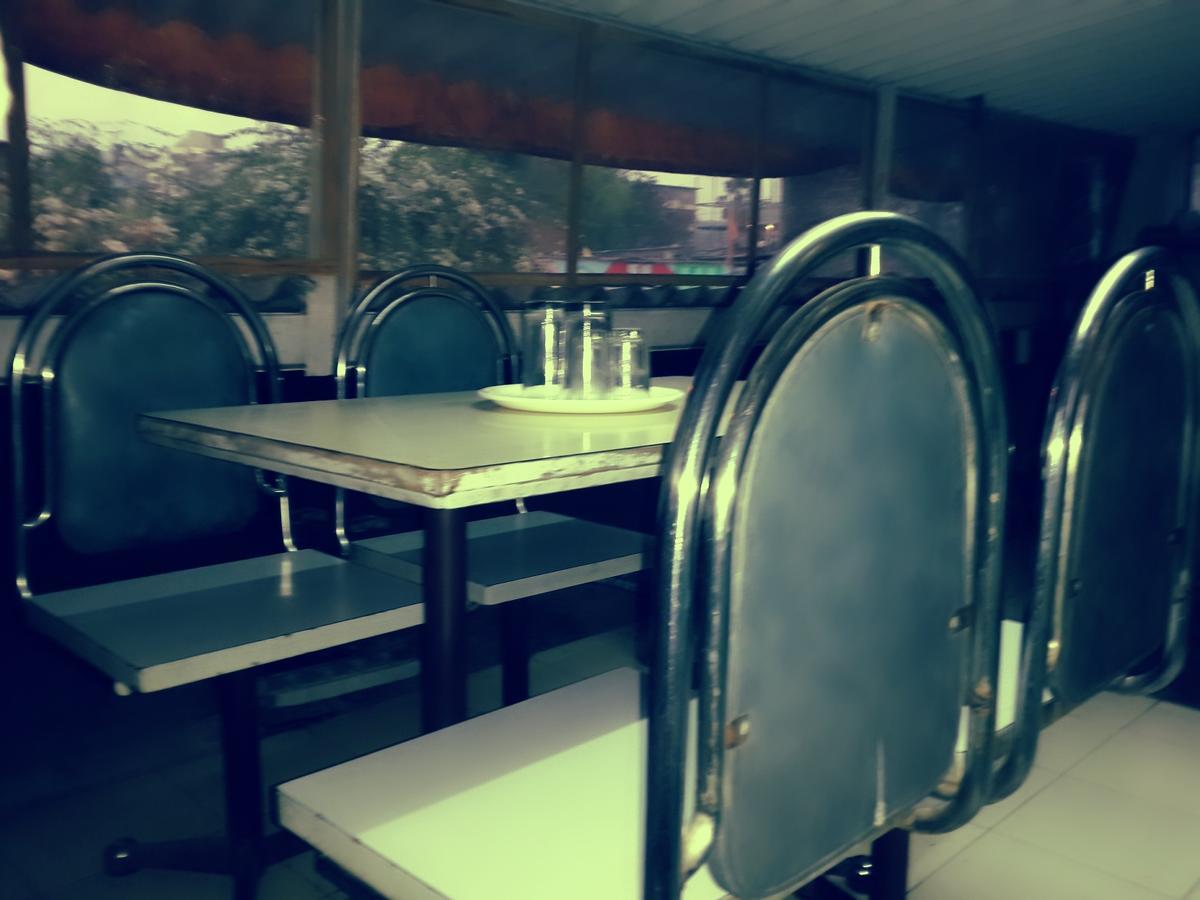 Star Dormitory Mumbai  Buitenkant foto