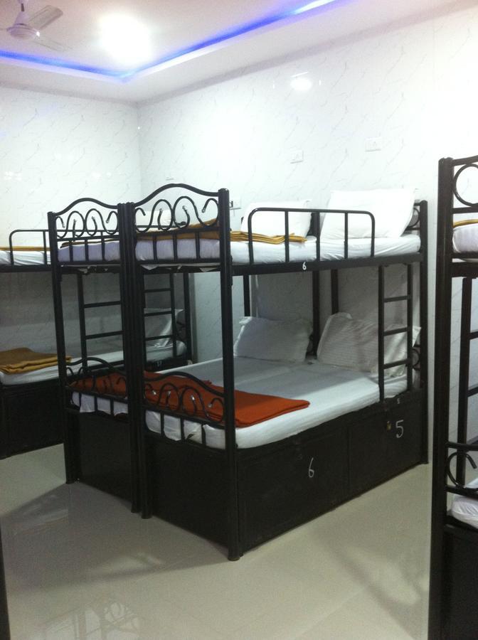 Star Dormitory Mumbai  Buitenkant foto