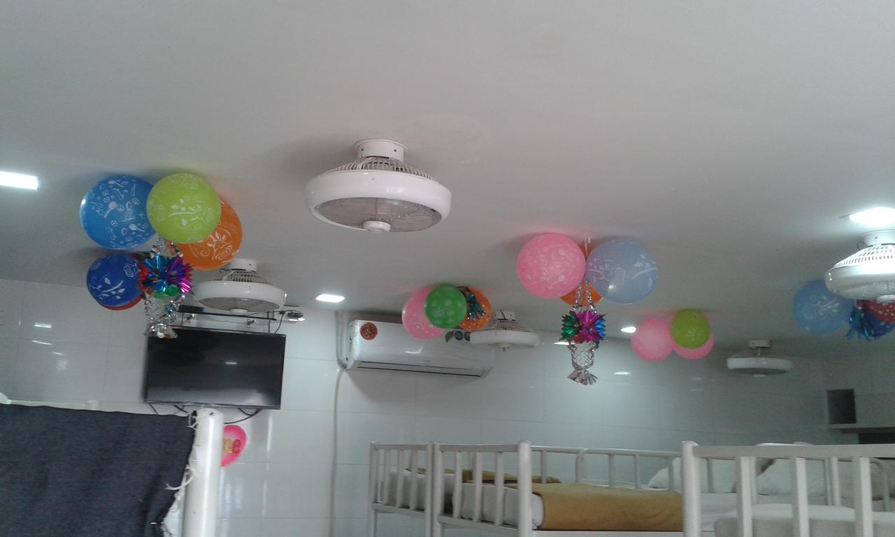 Star Dormitory Mumbai  Buitenkant foto
