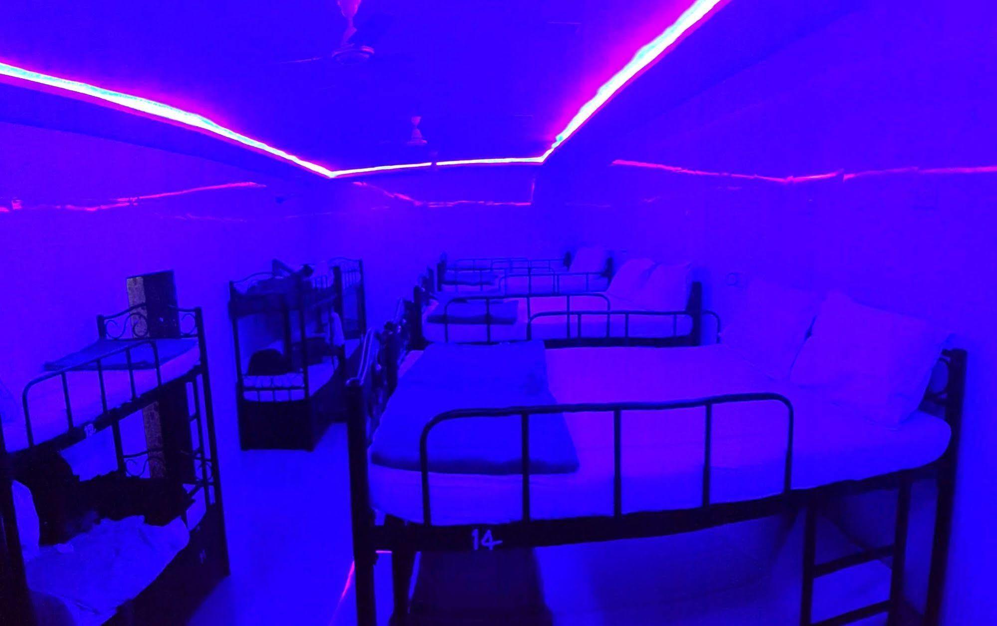 Star Dormitory Mumbai  Buitenkant foto