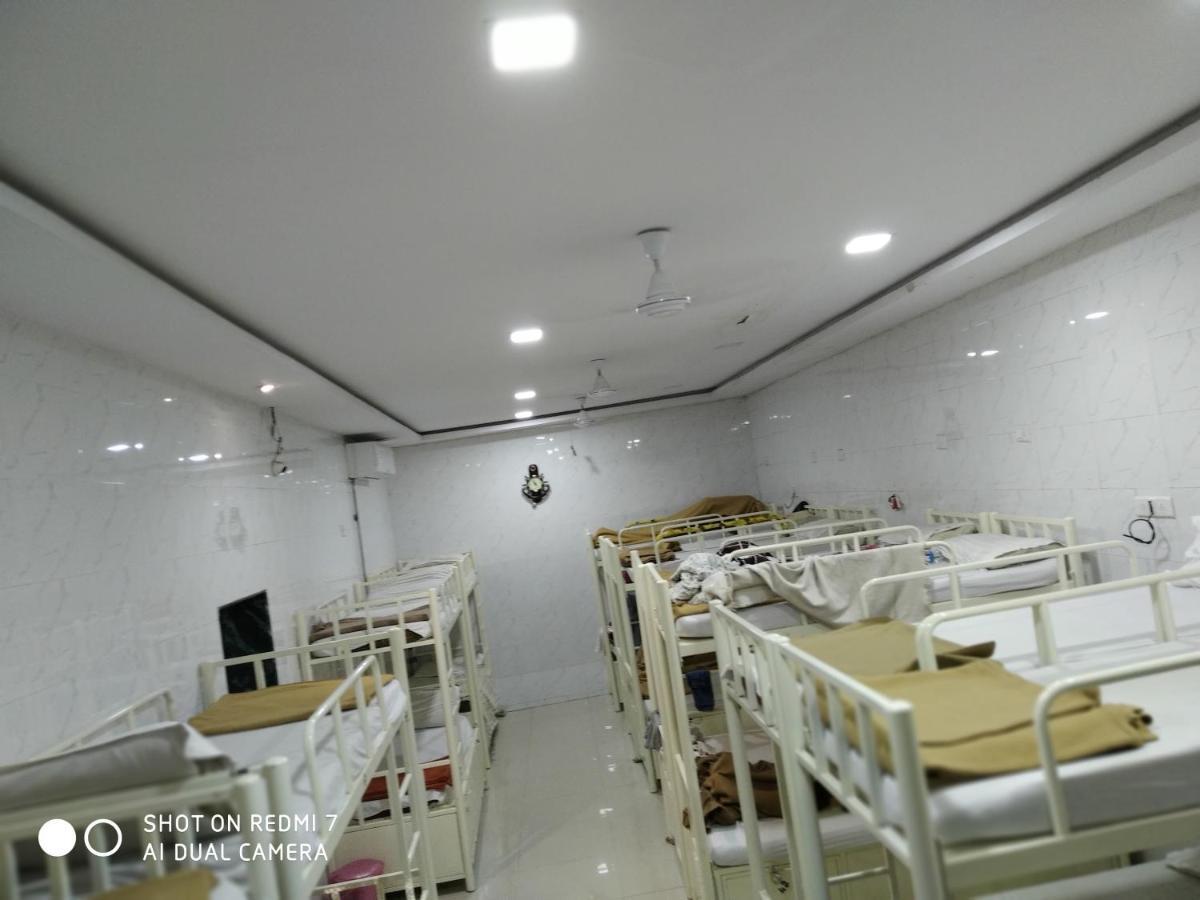 Star Dormitory Mumbai  Buitenkant foto