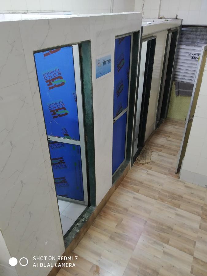 Star Dormitory Mumbai  Buitenkant foto