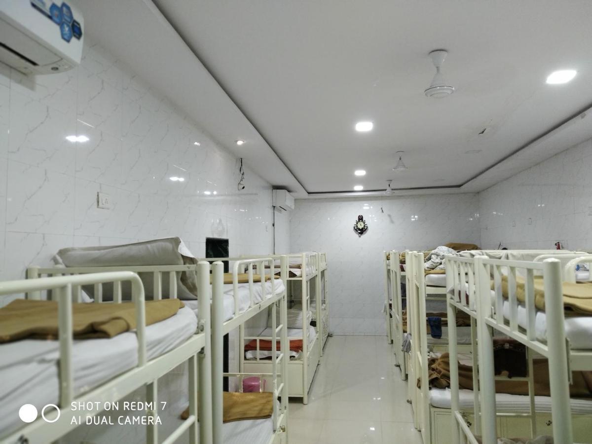 Star Dormitory Mumbai  Buitenkant foto
