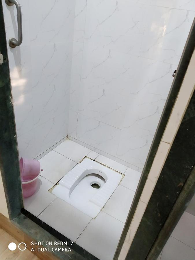 Star Dormitory Mumbai  Buitenkant foto
