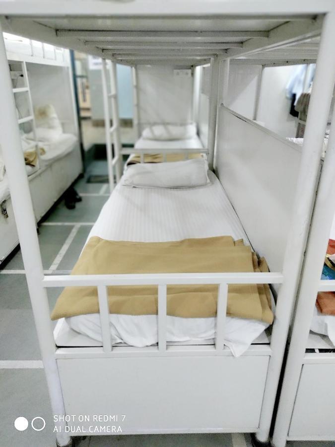 Star Dormitory Mumbai  Buitenkant foto