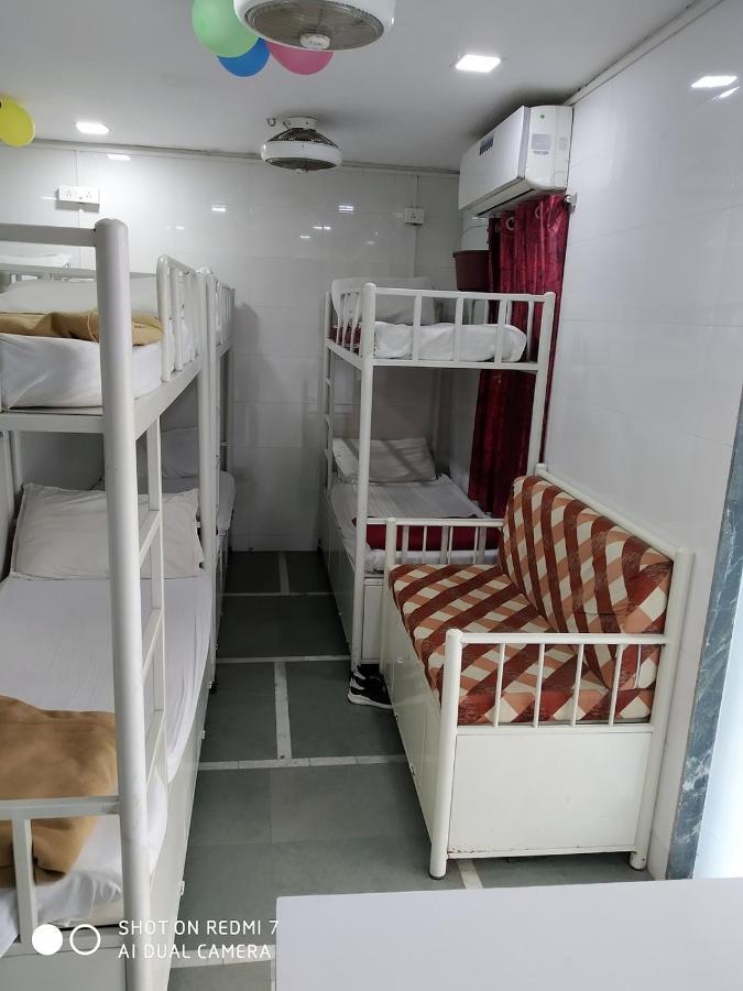 Star Dormitory Mumbai  Buitenkant foto