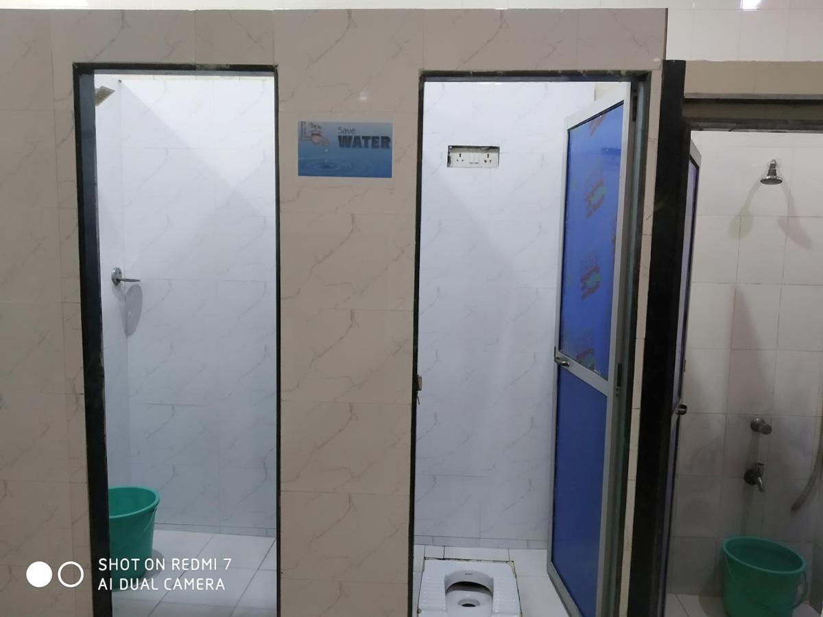 Star Dormitory Mumbai  Buitenkant foto