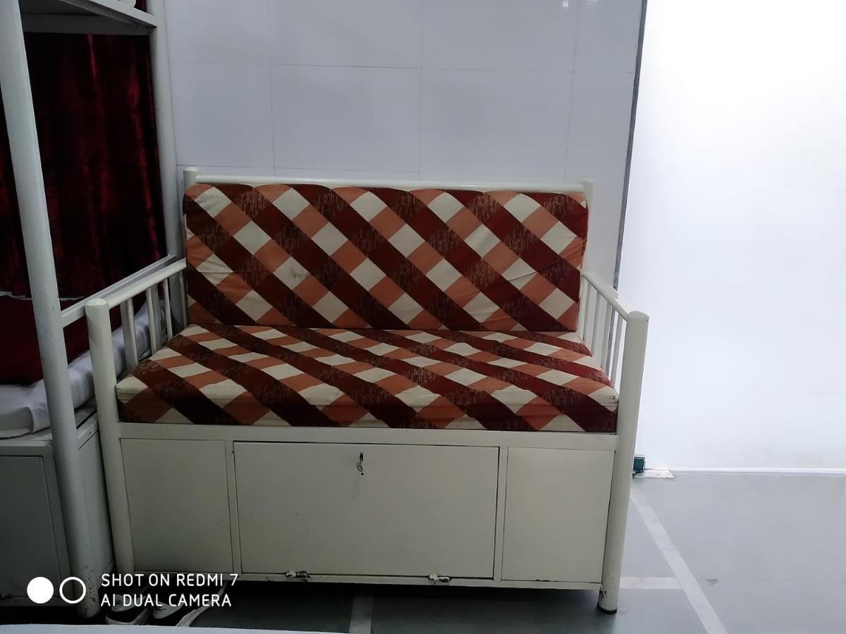 Star Dormitory Mumbai  Buitenkant foto